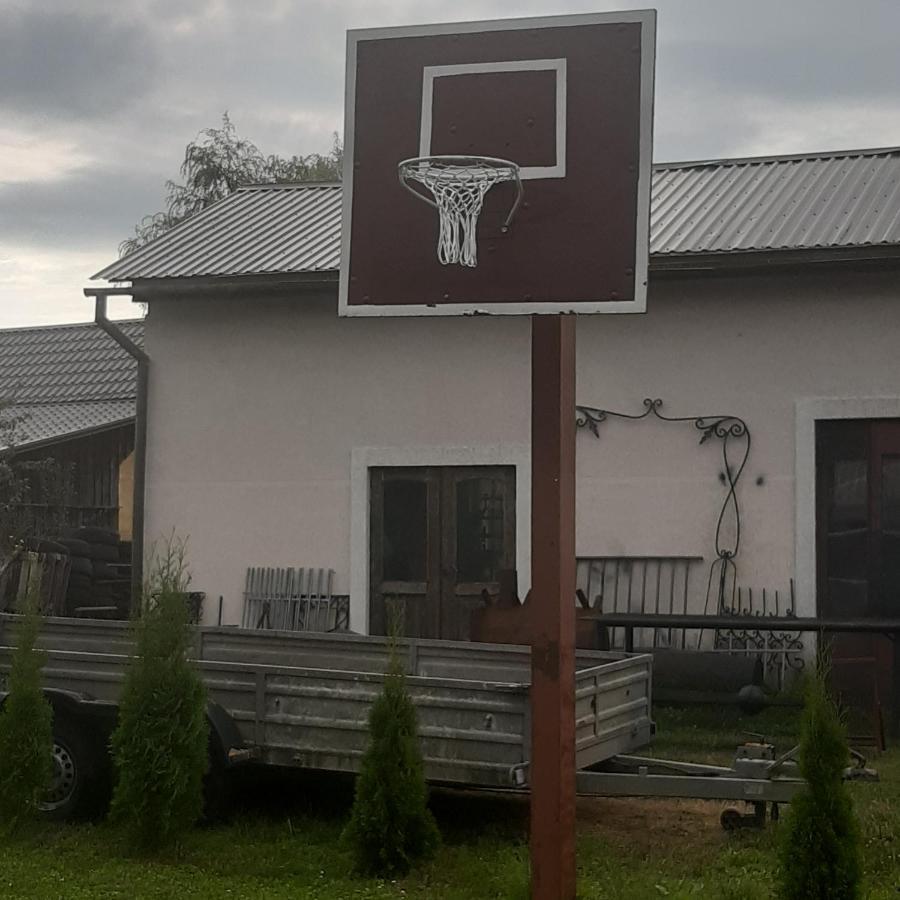 Viesu Nams "Laimes Pakavs" Hotel Straupe Exterior photo
