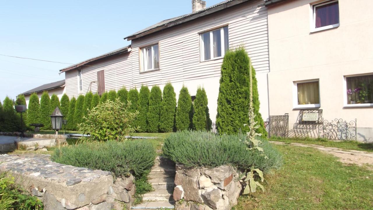 Viesu Nams "Laimes Pakavs" Hotel Straupe Exterior photo