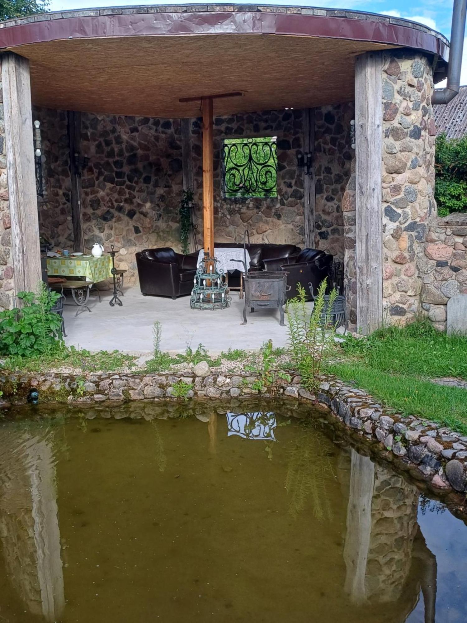 Viesu Nams "Laimes Pakavs" Hotel Straupe Exterior photo
